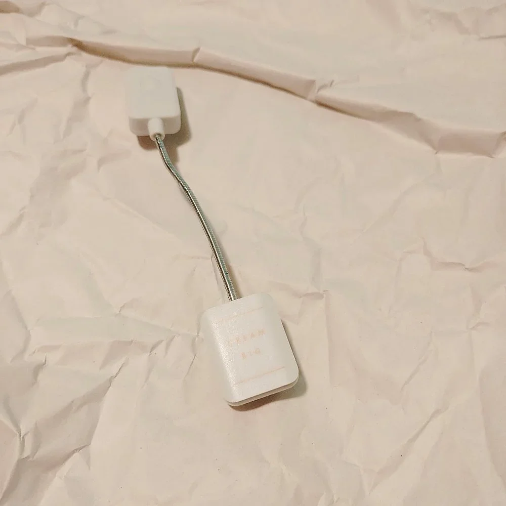 Tiny Booklight - Picture 1 of 3